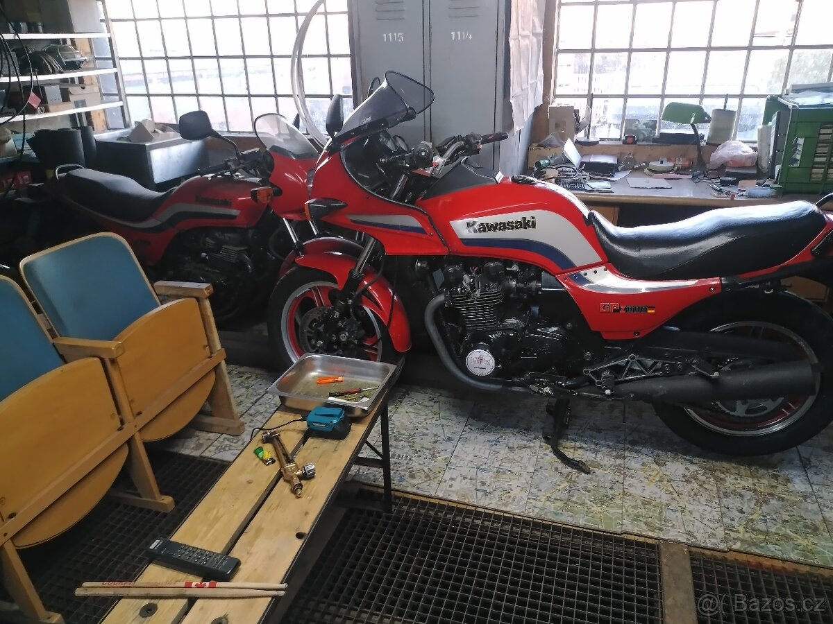 Kawasaki GPz 1100 Unitrak - 3