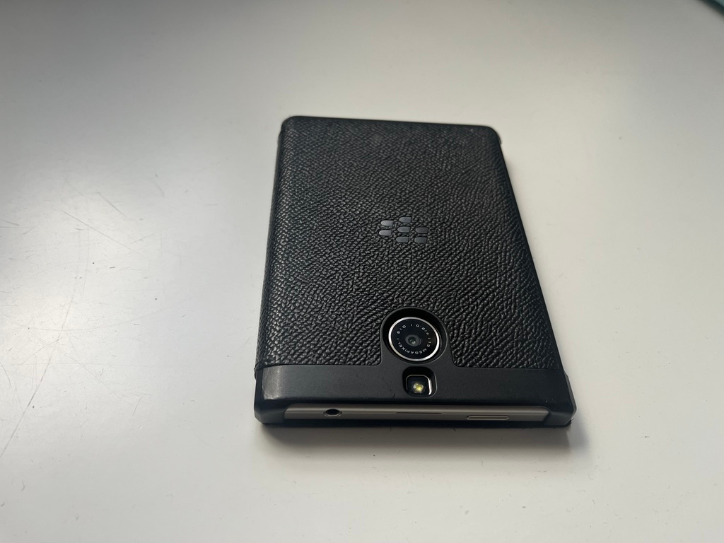 BlackBerry Passport Silver edition - 3