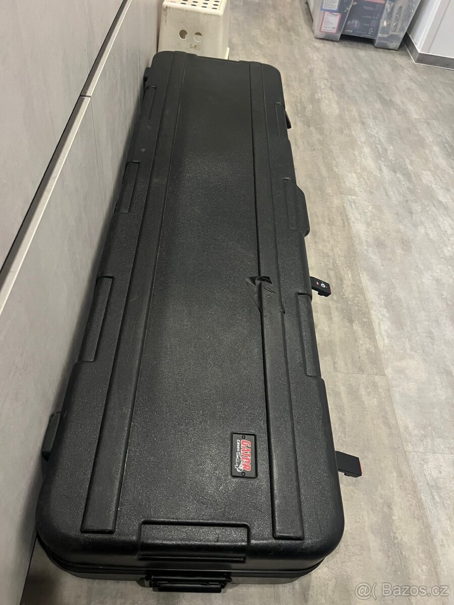 Roland Fa-8 s pevným kufrem - 3