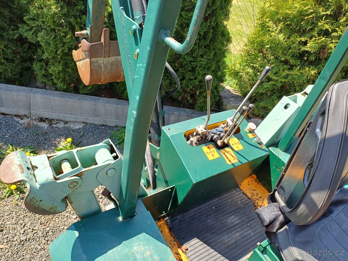 Predátor TLB 220 - 3