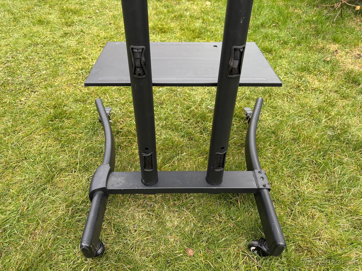 Mobilní stojan na TV - 3