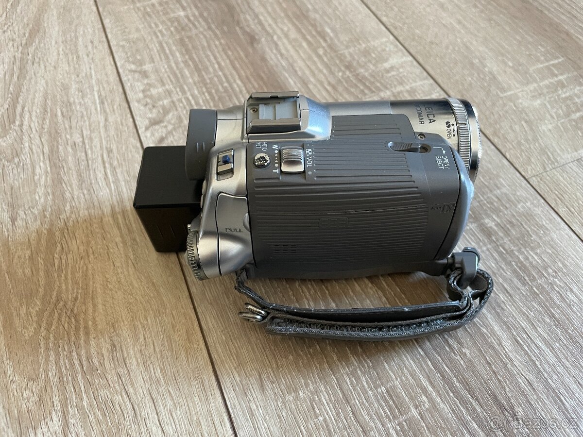 3CCD MiniDV kamera Panasonic NV-GS140 - 3