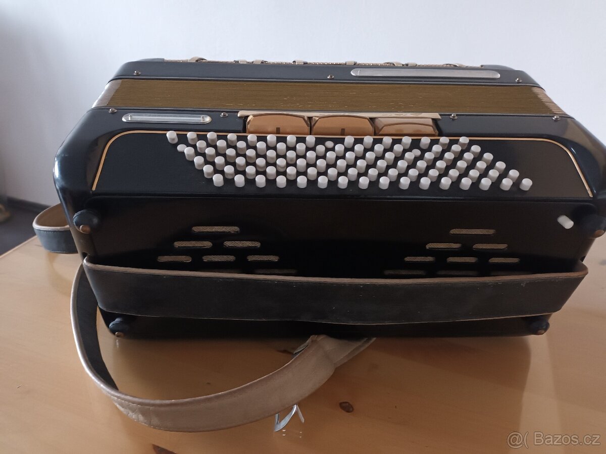 Akordeon zn.Delicia Melodia 6 - 3