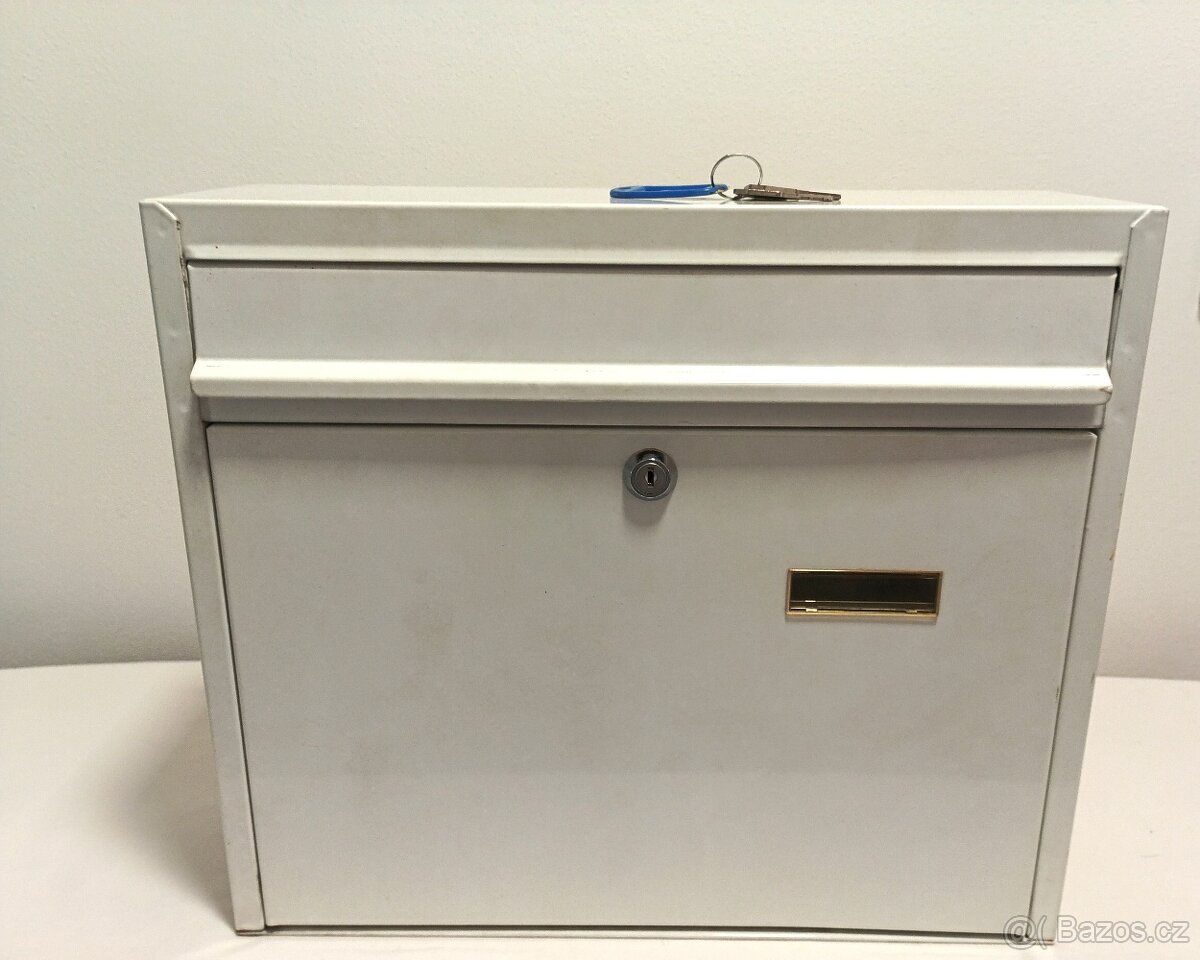 Lucerničky, kovové schránky, retro vláček na setrvačník - 3