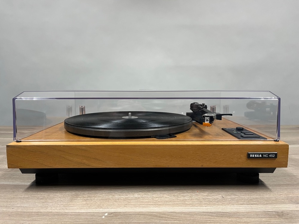 GRAMOFON TESLA NC452 - 3