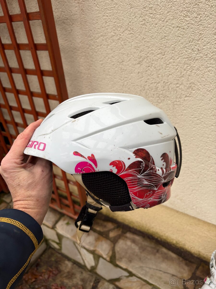 Set: dětské lyžařské boty Rossignol+ lyžařská helma Giro - 3