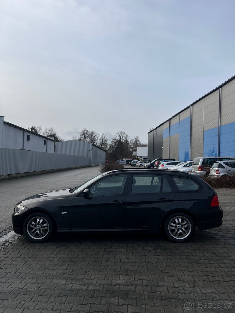 BMW 318D 2011 - 3