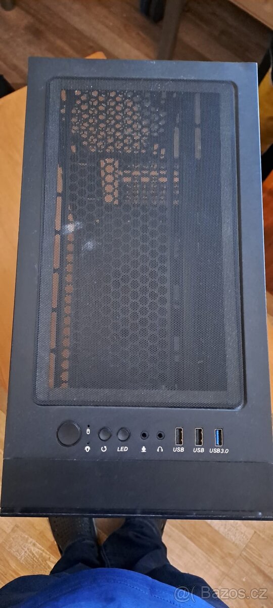 PC skříň prosklená - 3