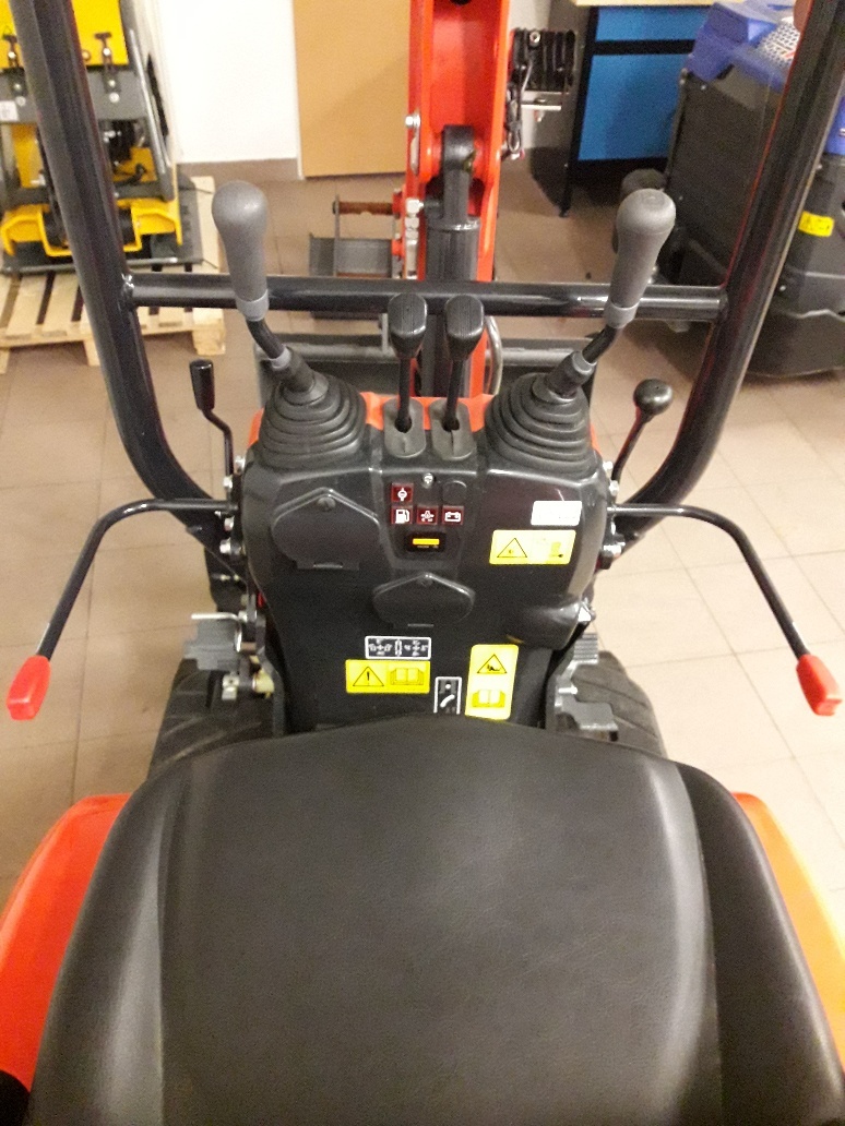 Minirypadlo KUBOTA K008-5 - 3