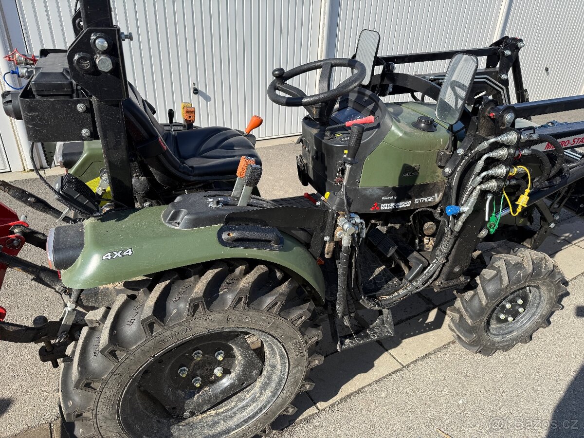 Malotraktor Captain 263 s čelním nakladačem s TP - 3