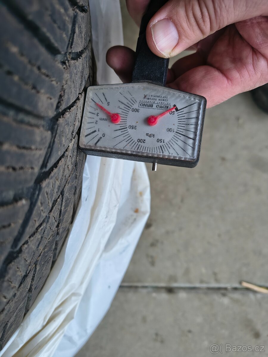 225/50 R17 zimní - 3