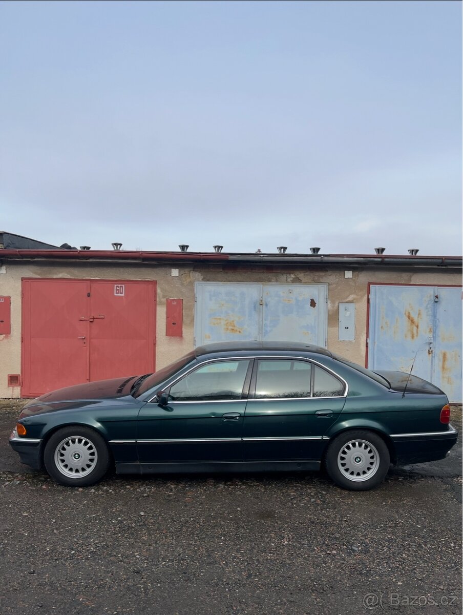 BMW E38 750i v12 - 3