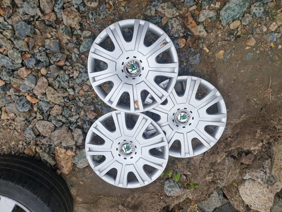 3x Alu R16 ŠKODA, 3x origo poklice - 3