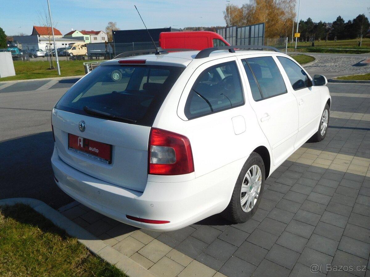 Škoda Octavia Combi 2.0 TDi Elegance, 103 kW, Klima - 3