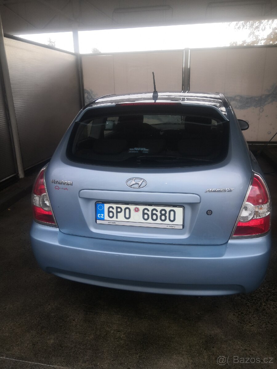 Hyundai Accent 1.6 nafta, 3 dv, NOVÁ STK - 3