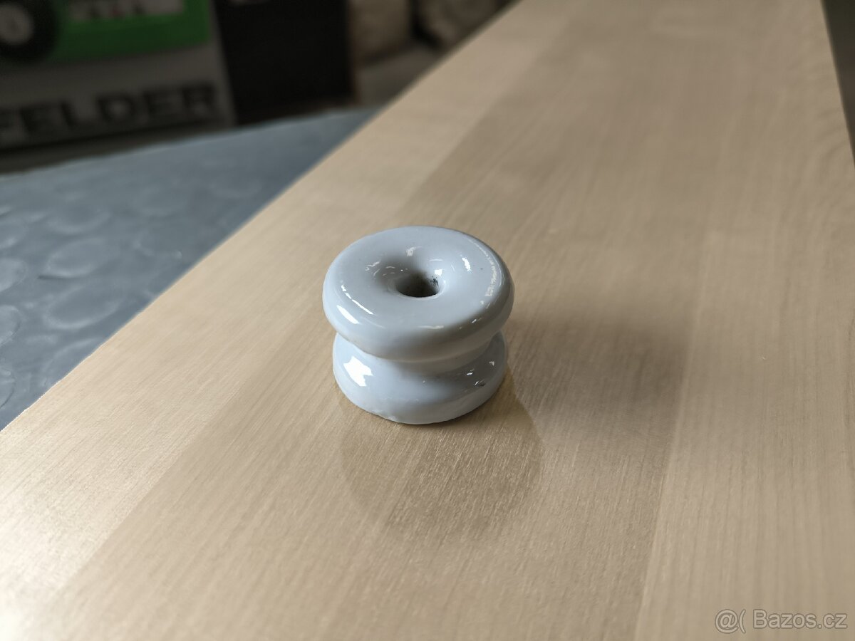 Keramický izolant na elektrický ohradník - 3