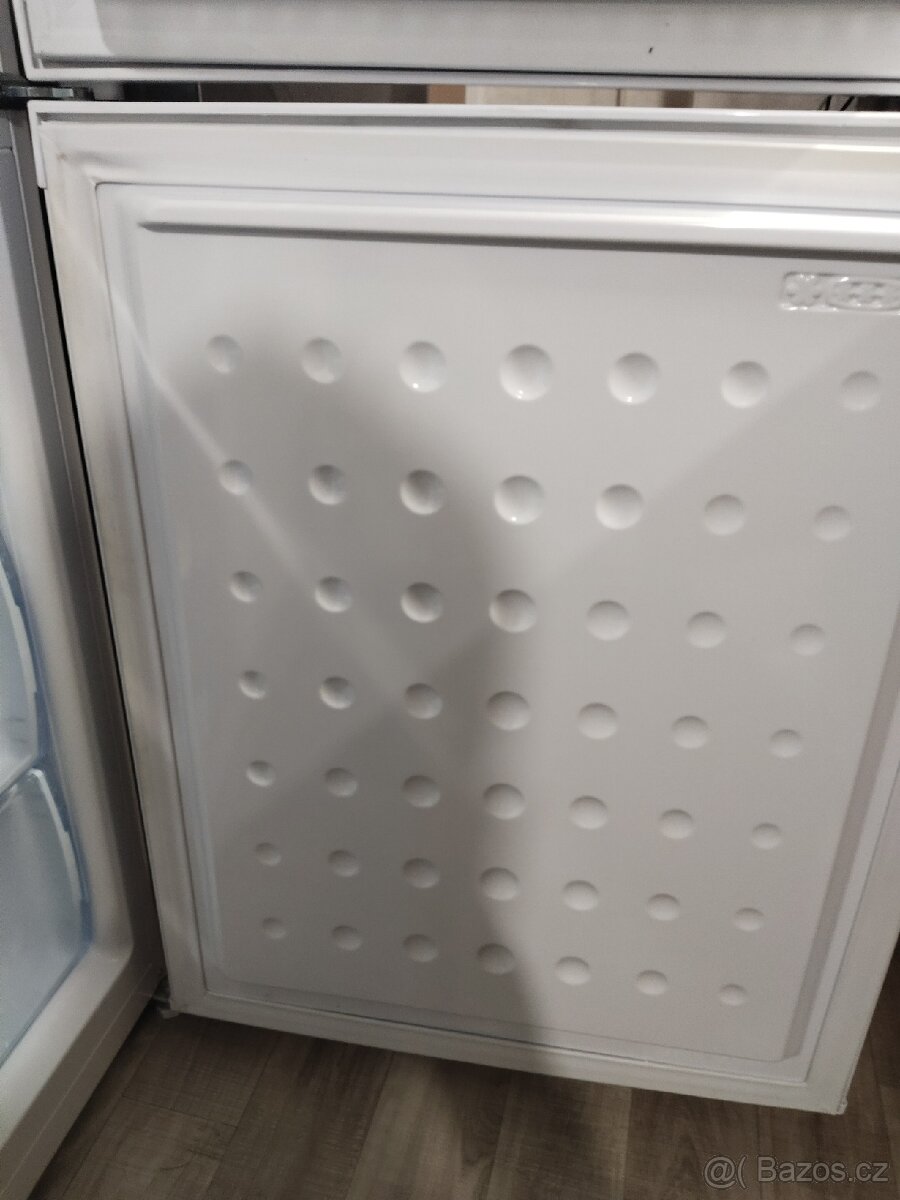 Lednička s mrazákem Beko - 3