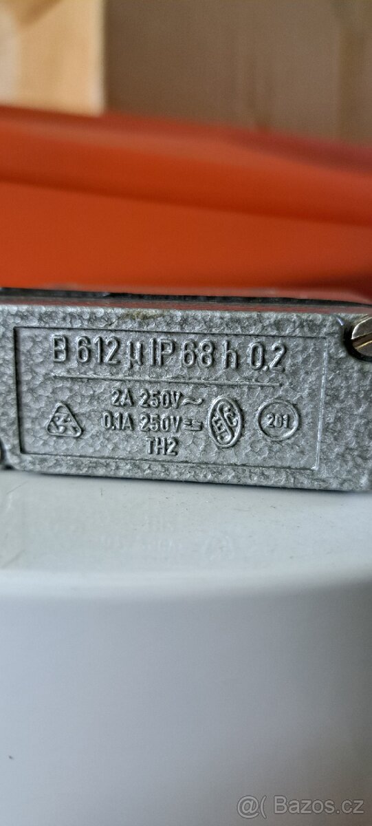 Prodám koncové spínače (mikrospínače) - 3