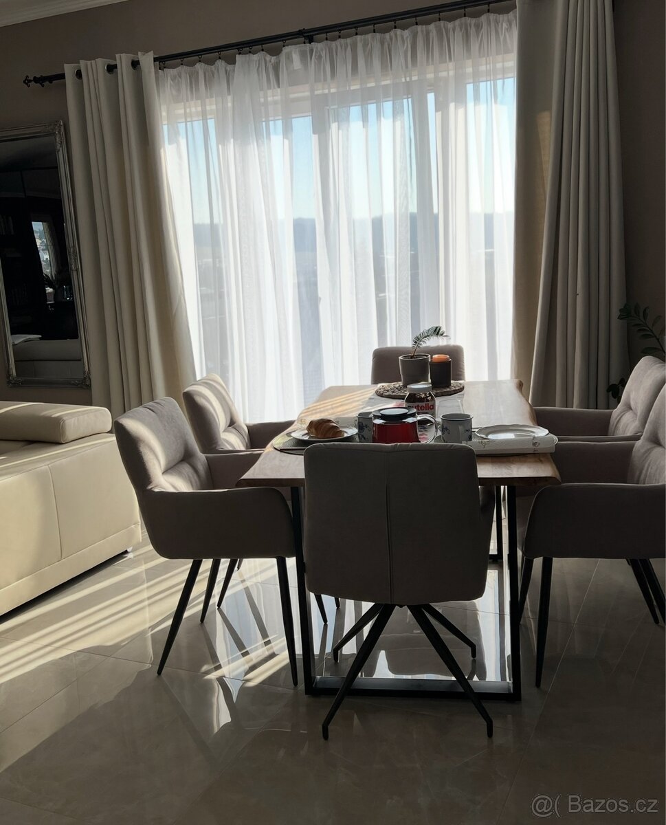 jídelní set – masivní stůl + 6 polstrovaných židlí - 3