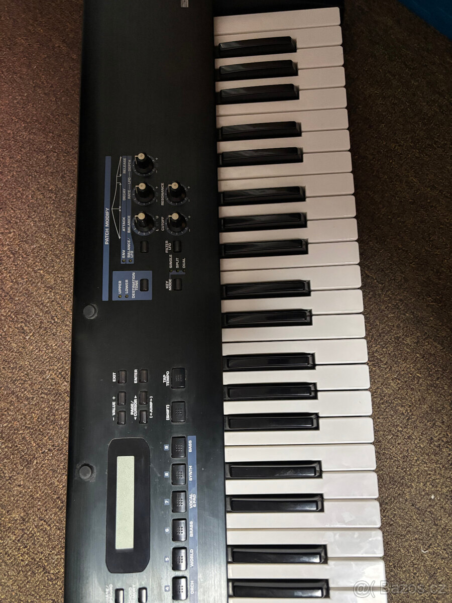 Roland Juno D - 3