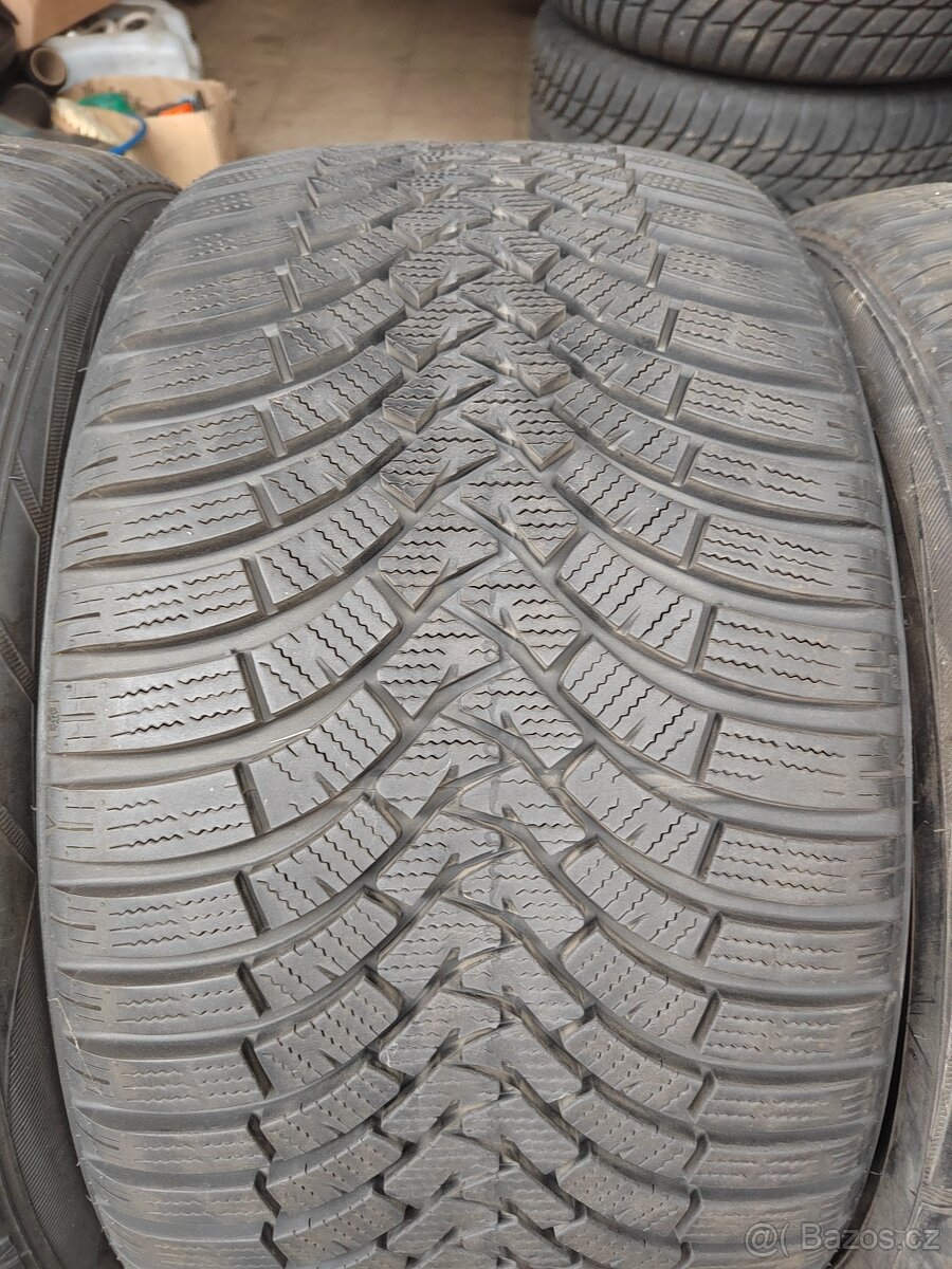 Prodám zánovní zimní pneu FALKEN 255/40/19 A 285/35/19 - 3