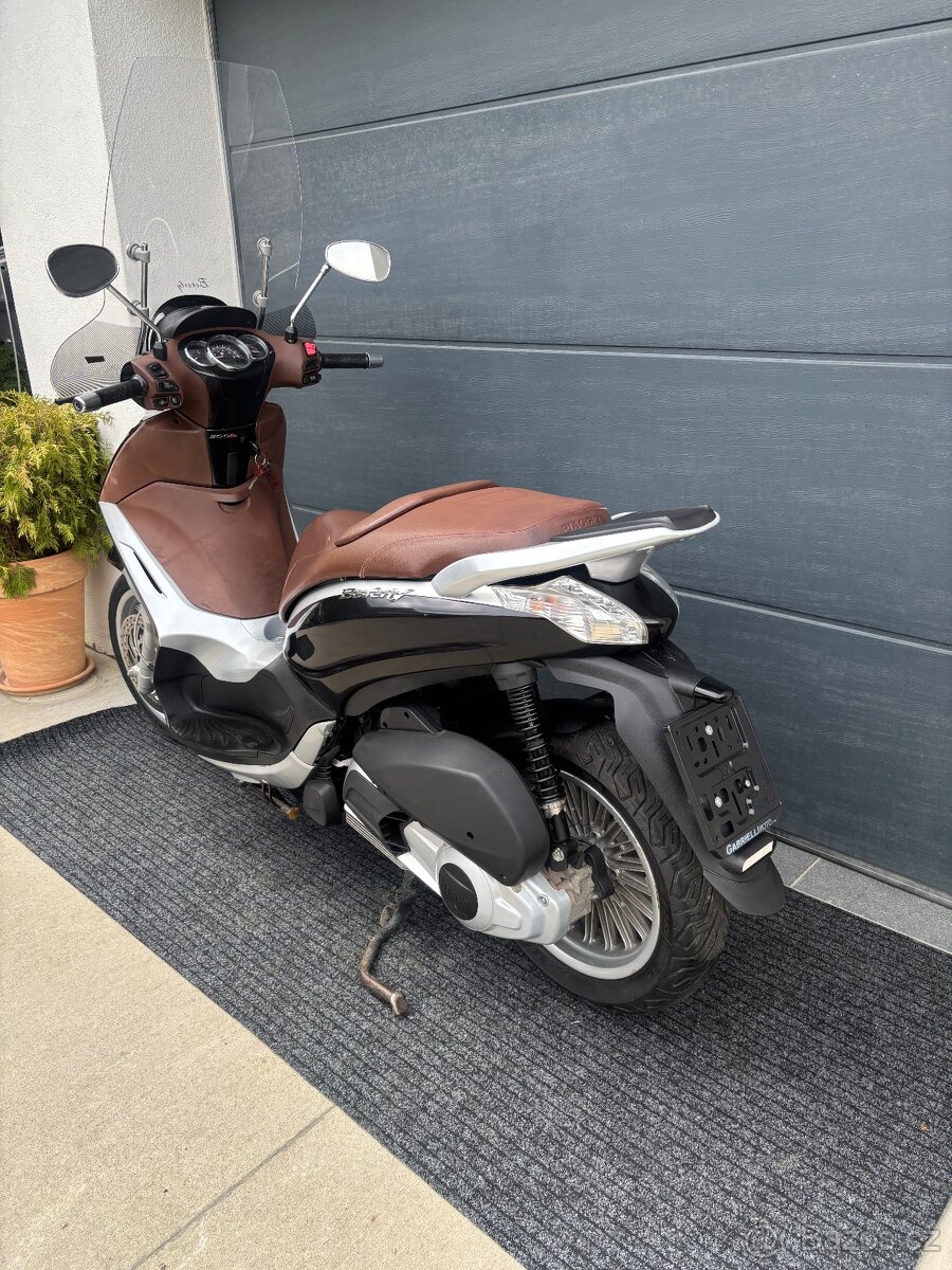 Piaggio Beverly 300i - 3