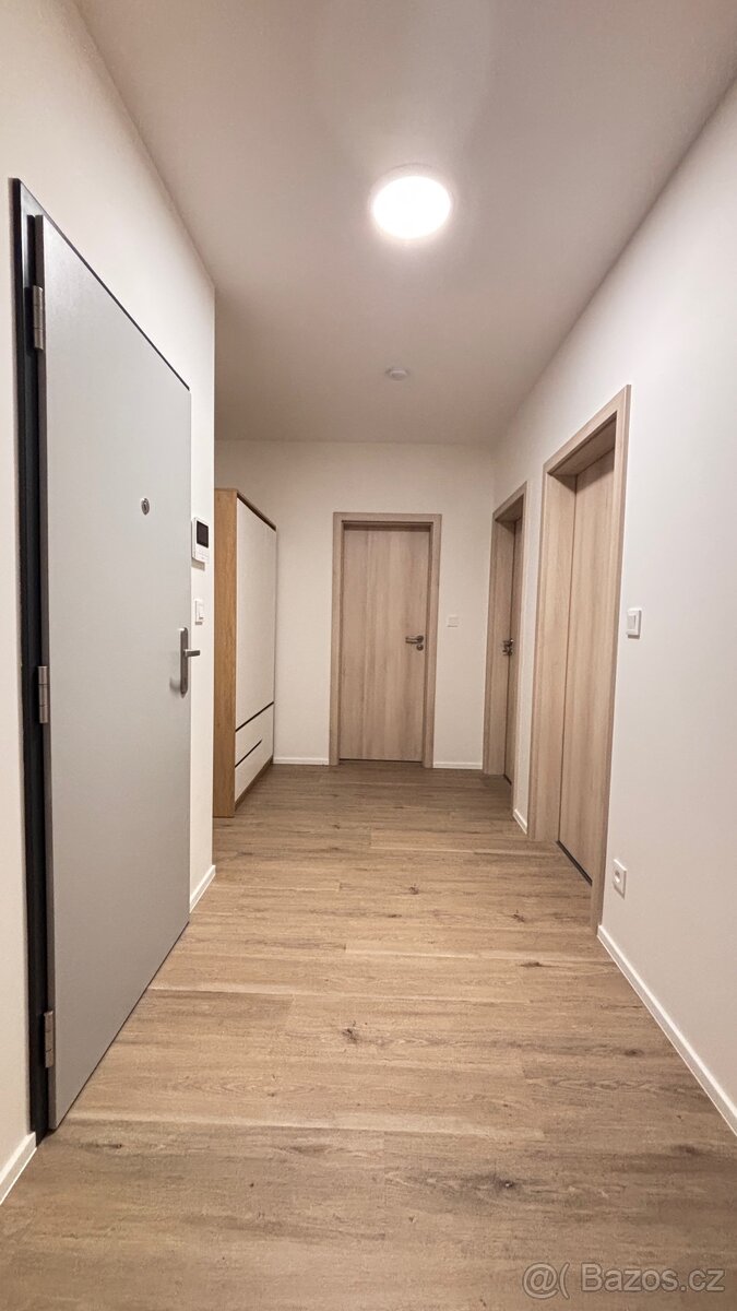 Pronájem bytu 2kk 57m2, 5NP Olomouc Slavonín - 3