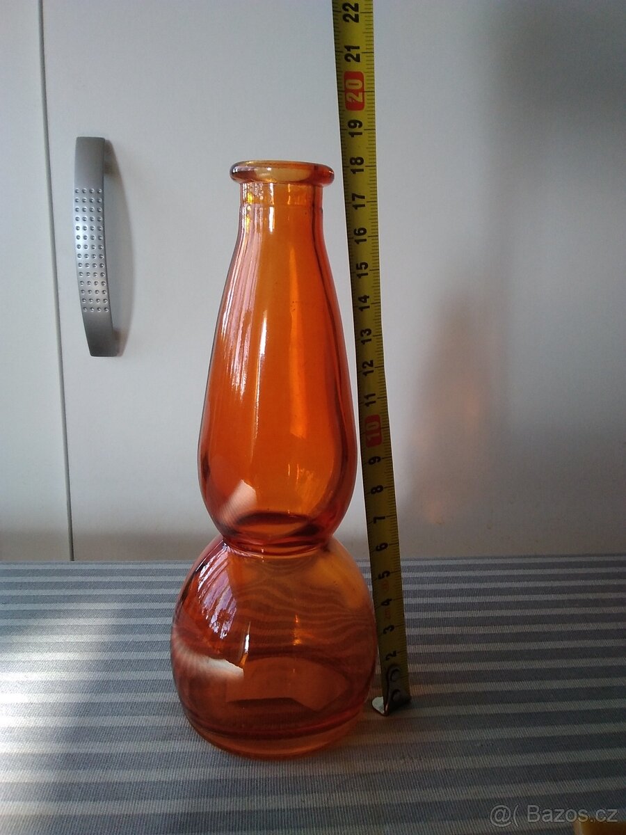 Skleněné vázičky a talířek. - 3