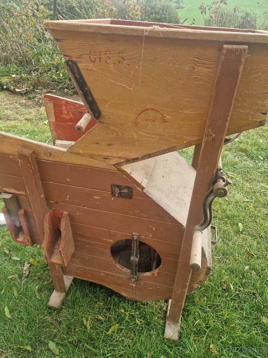 Starý odplevovač obilí - 3
