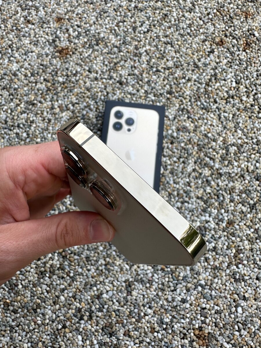 IPhone 13 Pro - baterie 100% - 3