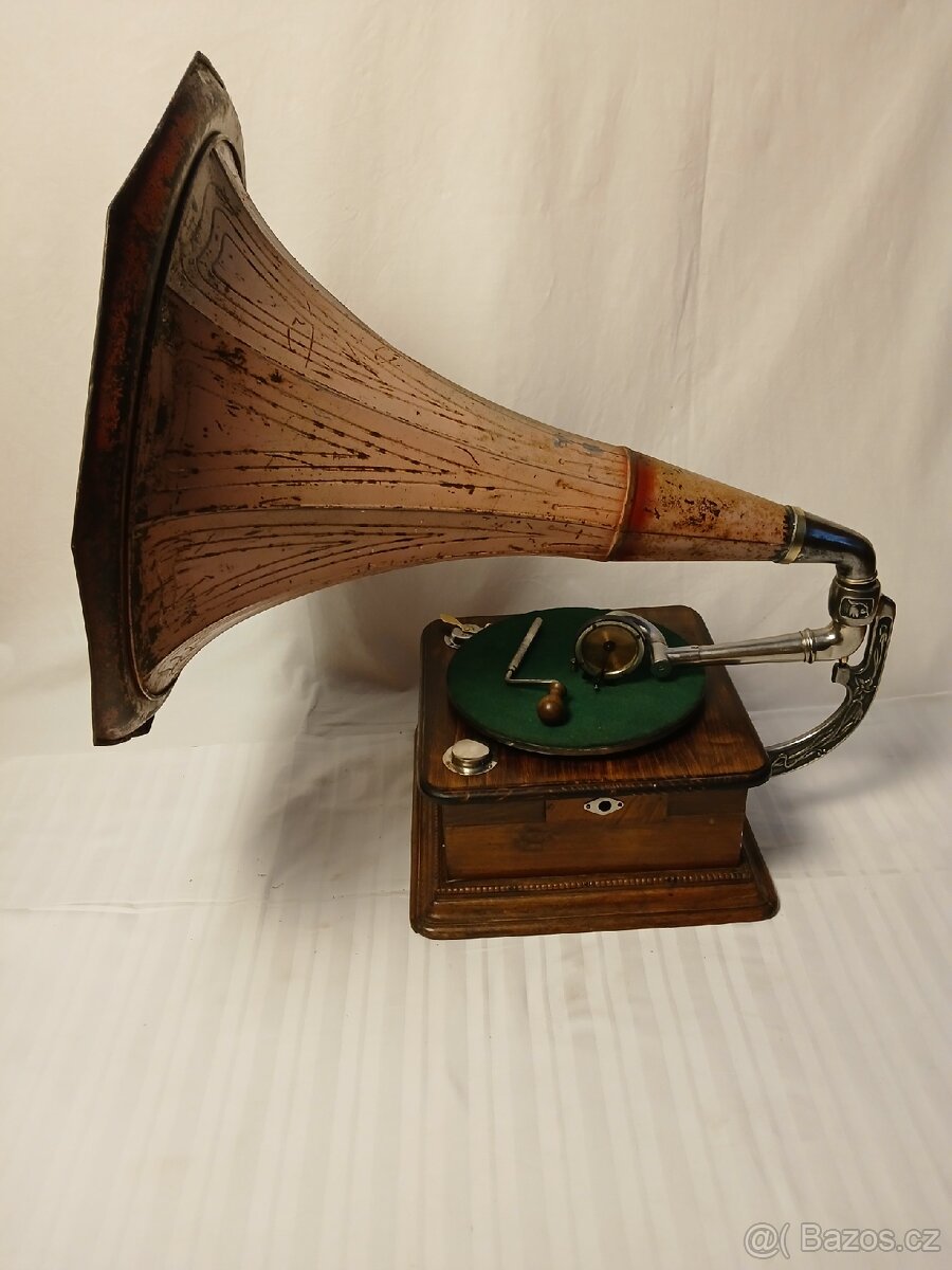 Starožitný troubový gramofon - 3
