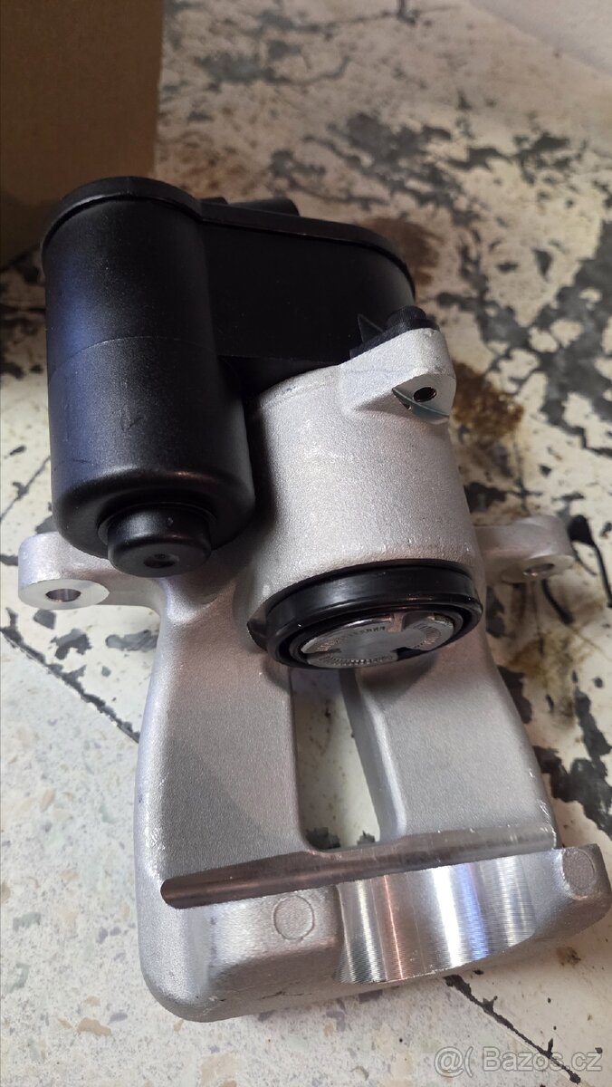 Brzdový třmen Passat b6 - 3