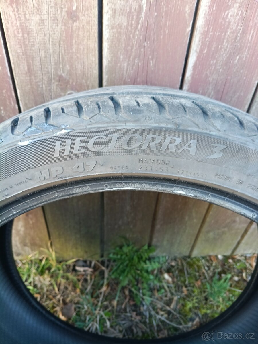 215/40R17 - 3
