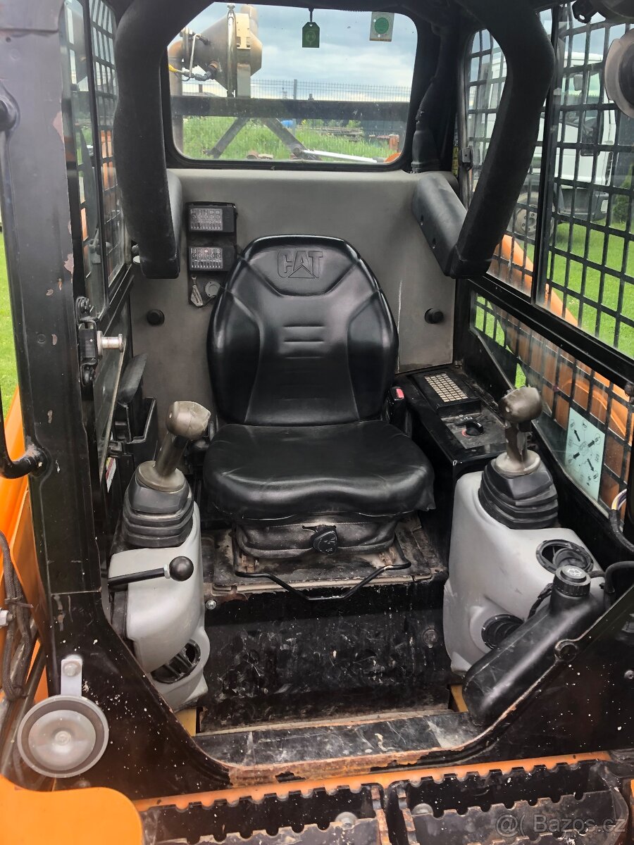 Caterpillar Šmikac, Bobcat, Novotny ,Nakladač - 3