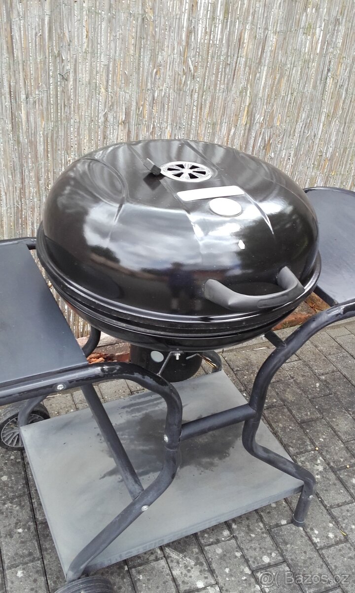 Gril na dřevěné uhlí - 3