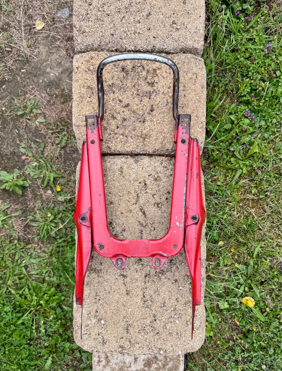 ČZ 125 175 250 sport - podsedlový rámeček - 3