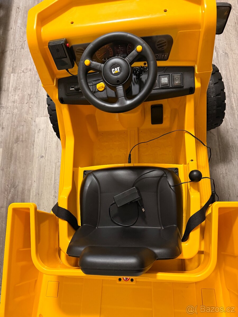 Elektrické auto CAT - 3