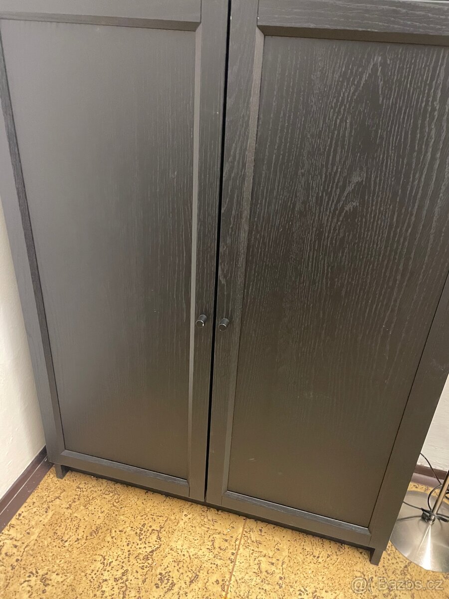 IKEA černá skříň - 3