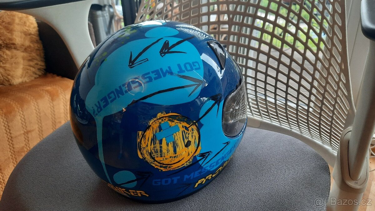 Značková dětská helma na motorku, čtyřkolku nebo motokáru - 3