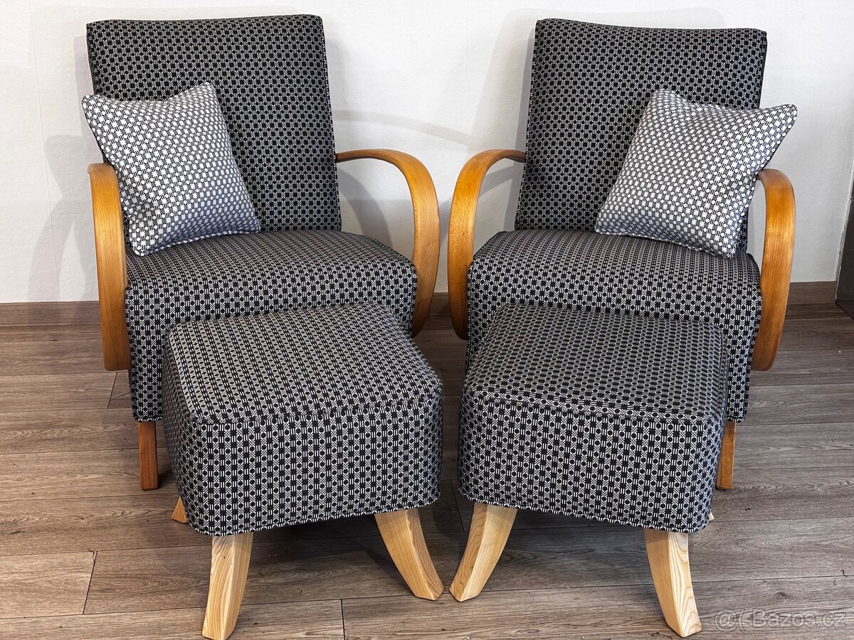 Renovovaná křesla Halabala s taburety - 3