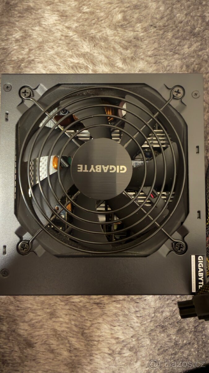 Zdroj GIGABYTE P650B 80Plus Bronze - 3