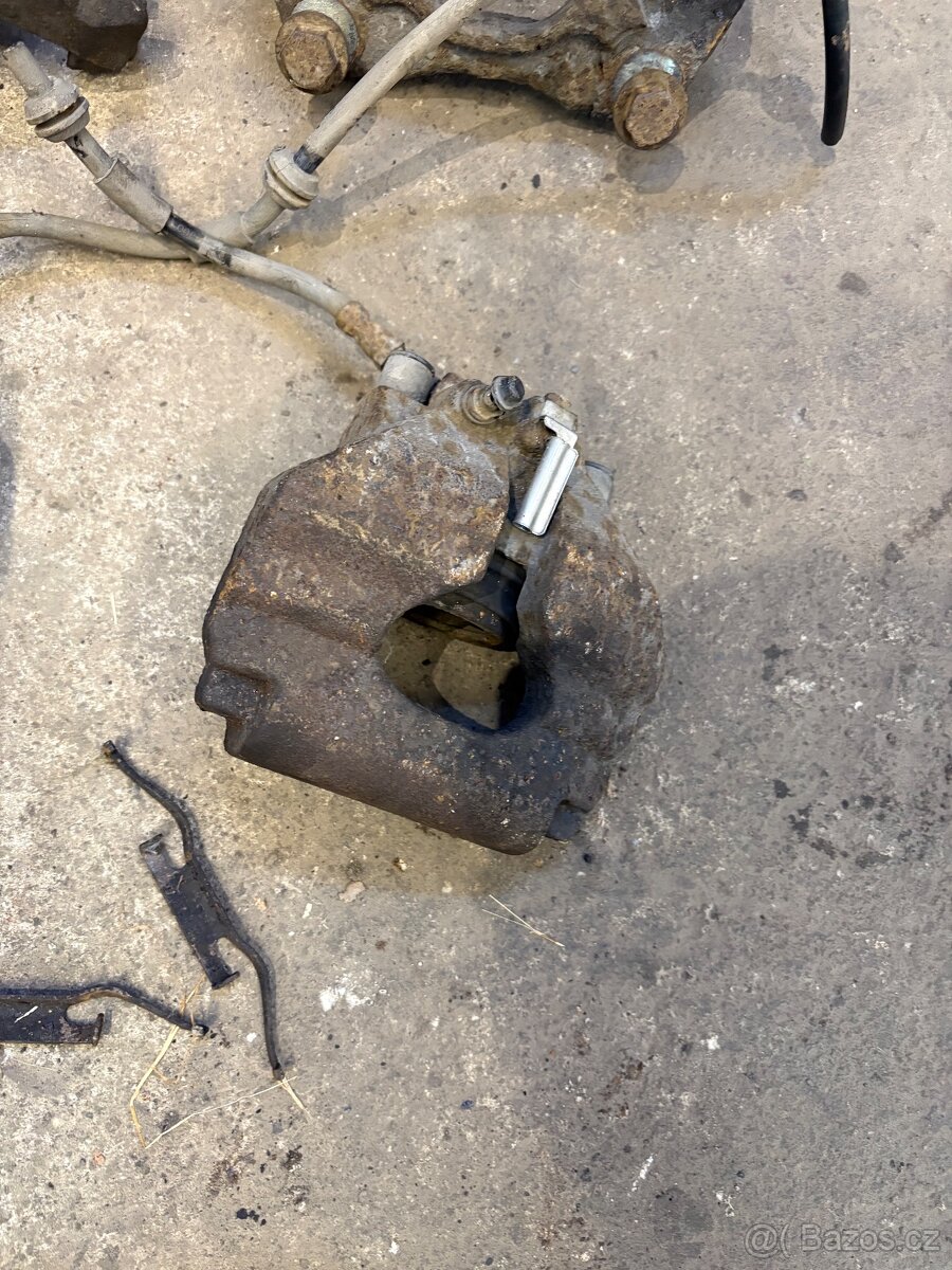 Přední třmeny VW Touareg 7L 2.5Tdi - 3