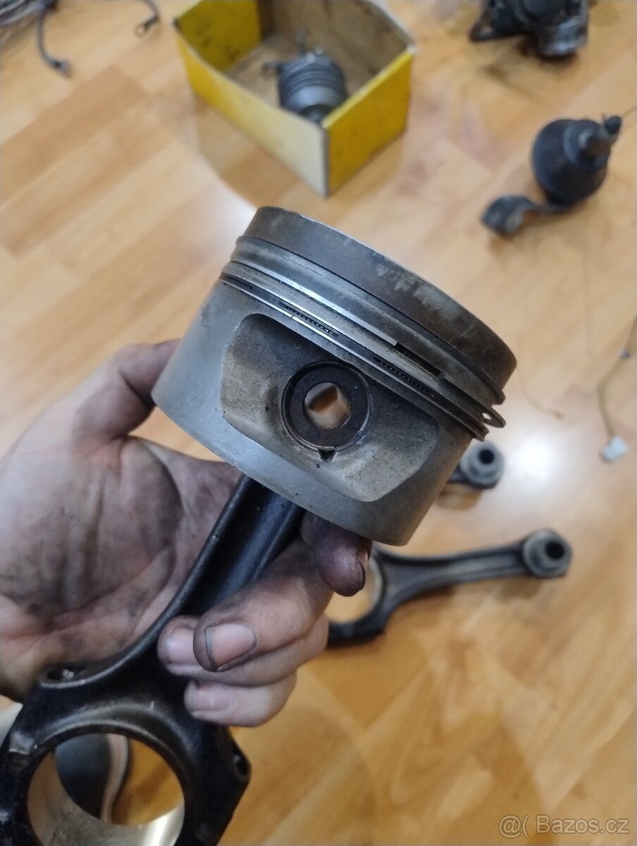 Motorové díly B200FT, B230FK - 3