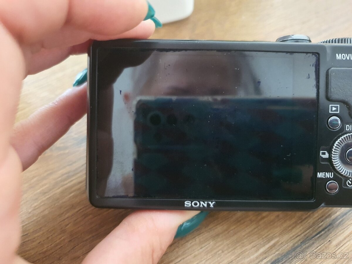 Sony Cyber-shot DSC-HX9V 16.2 MP - 3