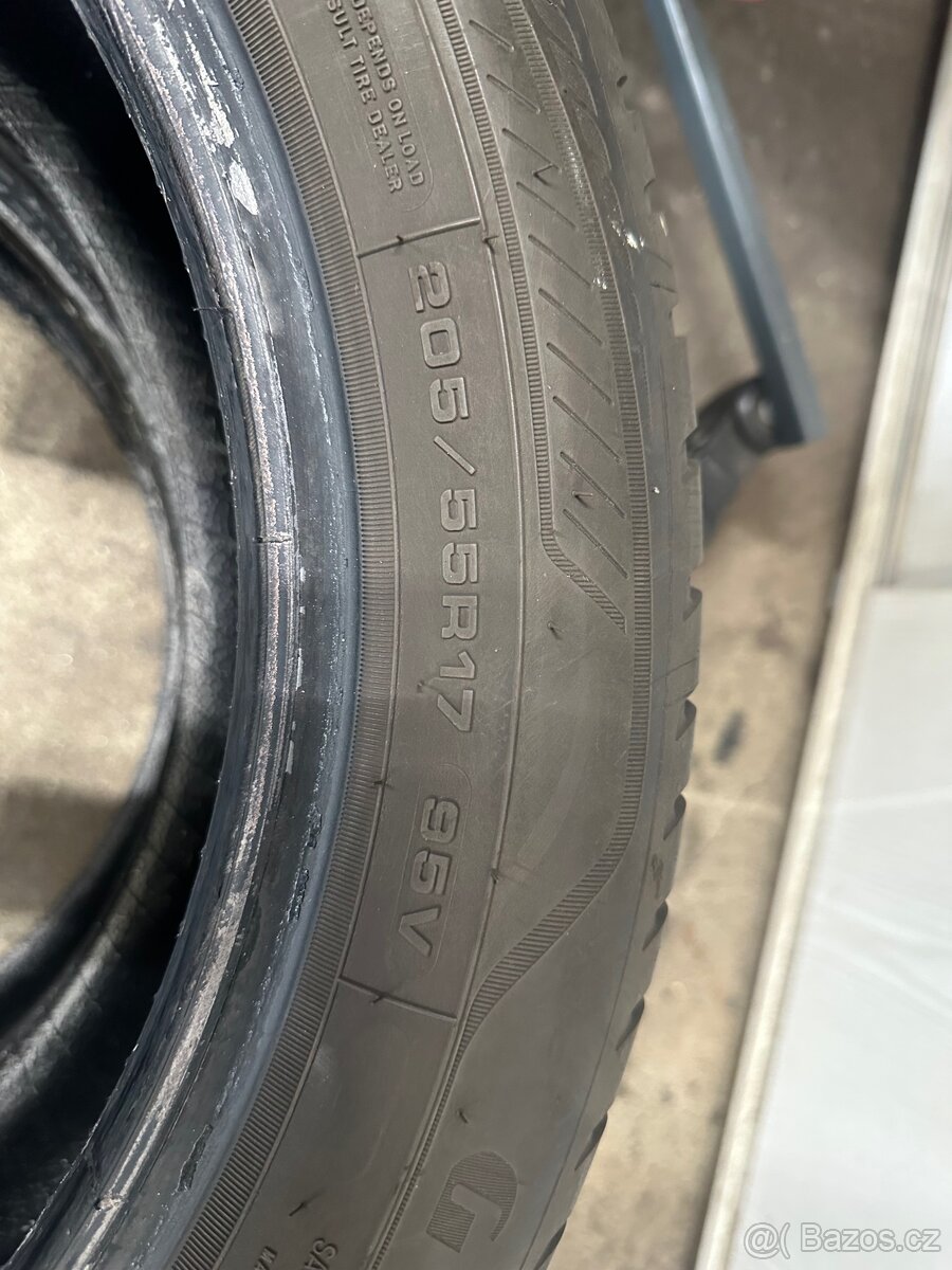 Goodyear 205/55/17 celorocni - 3