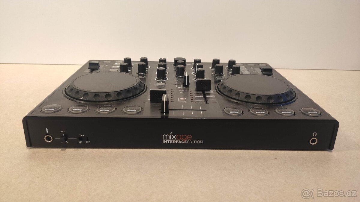 MIDI kontrolér Reloop Mixage Interface Edition MK2 - 3