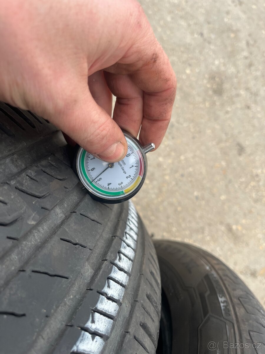 Pneu 225/55/17 - 3