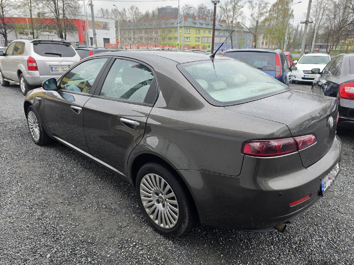 Alfa Romeo 159
1.9 i - 3
