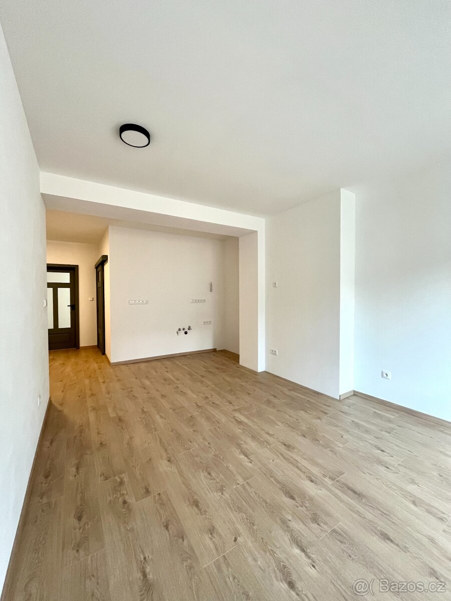 Prodej bytu 2+kk Jičín - 3