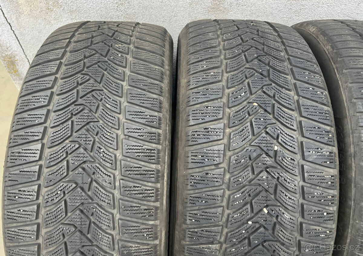 235/45R18 98V CONTINENTAL zimní pneumatiky 6,7mm - 3